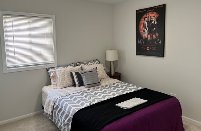 🦋 Amazing 3BR Condo, King Bed With Free Parking 🦋