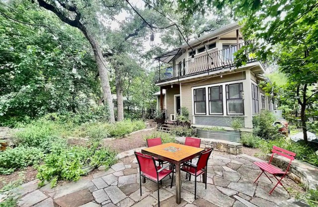 Amazing and Unique Spacious 3bd in Hyde Parkn