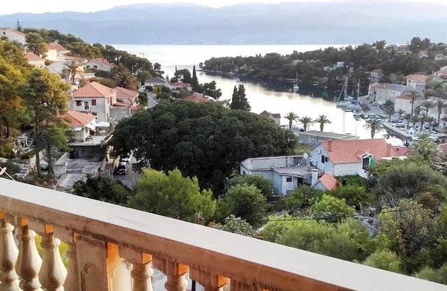 Amazing apartment in Supetar-Splitska