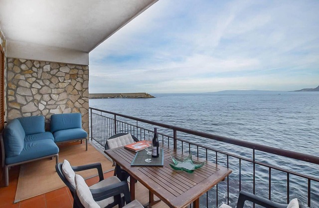 Amazing apartment in Scilla with WiFi