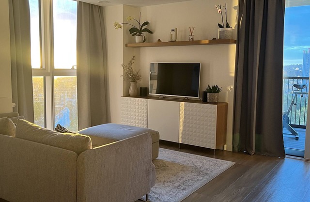 Amazing big family home with a huge private terrace, moments from Hyde Park!