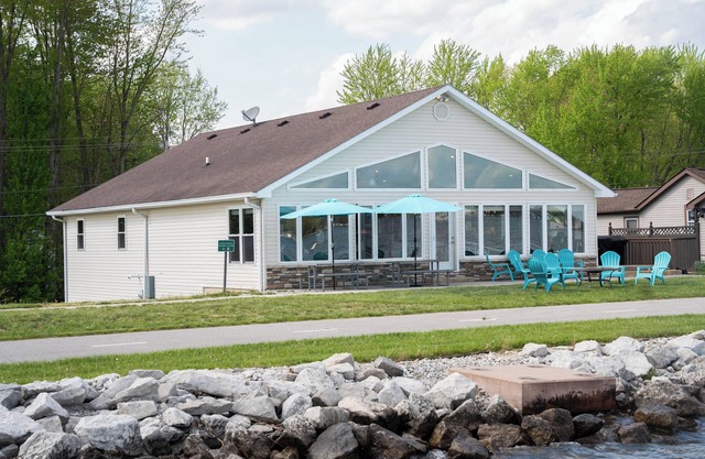 Amazing Buckeye Lake Getaway! Premium Location!