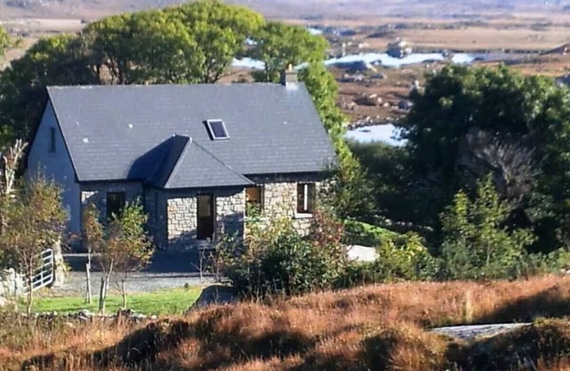 Amazing Connemara CottagenA haven of peace and tranquillity.