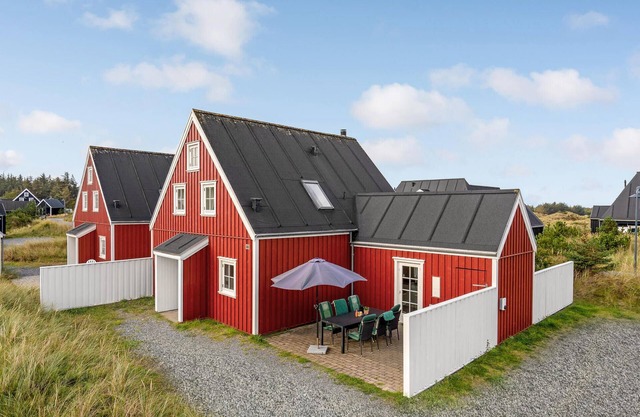 Amazing home in Blokhus with WiFi