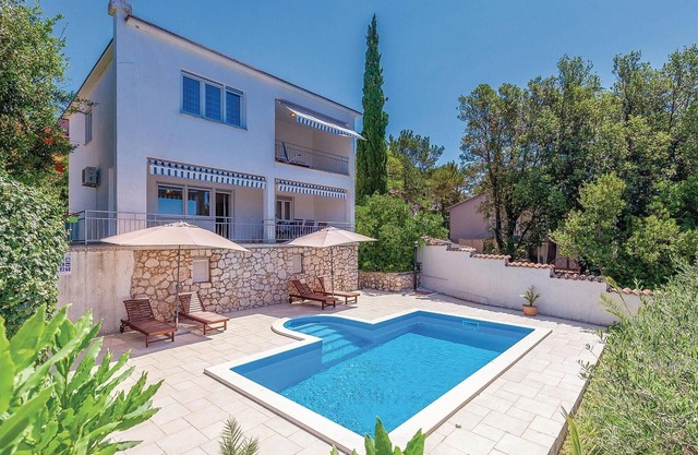 Amazing home in Crikvenica with WiFi