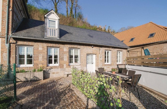 Amazing home in Fontaine le Dun