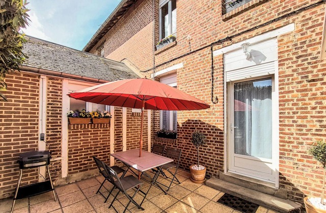 Amazing home in Péronne with kitchen