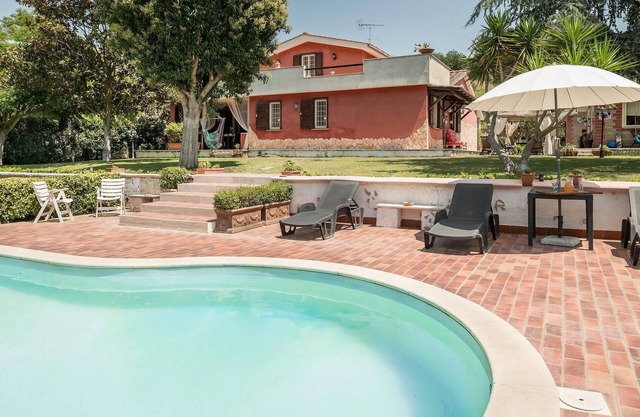 Amazing home in Roma with WiFi