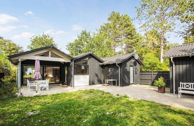 Amazing home in Samsø with WiFi
