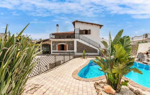 Amazing Home In Siracusa With Wifi