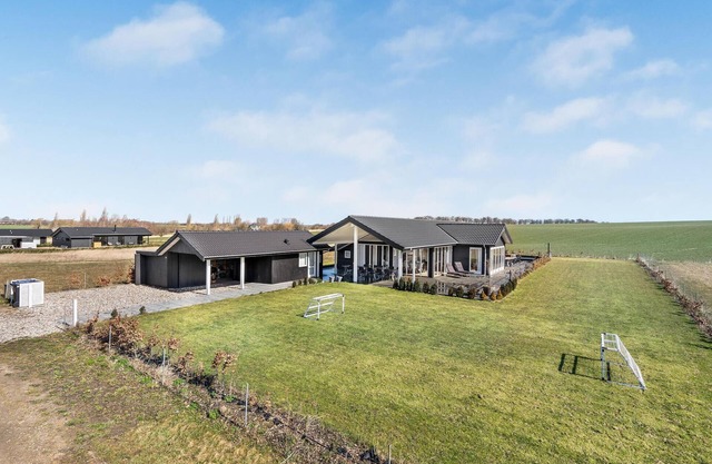 Amazing home in Slagelse with kitchen