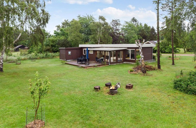 Amazing home in Stege with kitchen