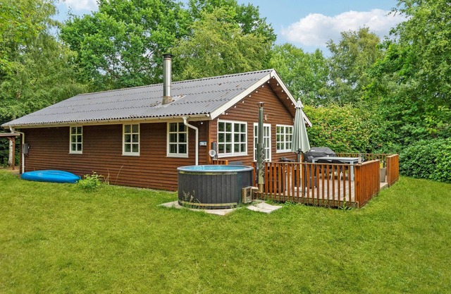 Amazing home in Thyholm with WiFi