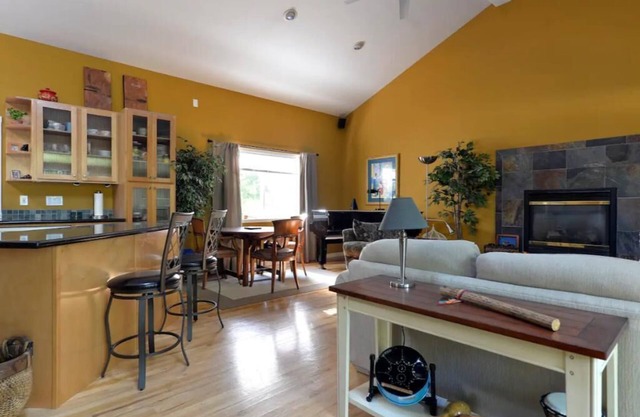 Amazing Home.Large Space Yet Cozy