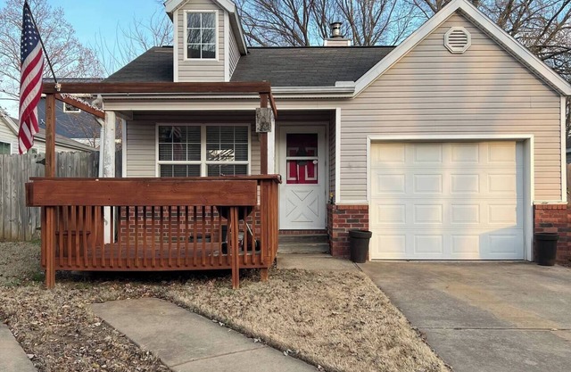 AMAZING LOCATION in Downtown Bentonville. Biking HQ. Access to trails and square