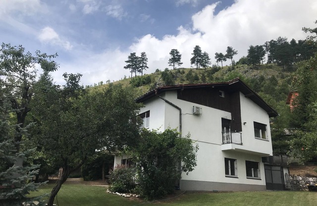 Amazing nature, nice city view, playground in the garden,5min from city center