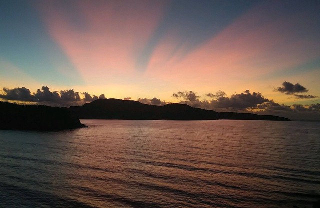 Amazing Ocean Front Views 2bd-2bth Condo at Bolongo Beach With SUV!!