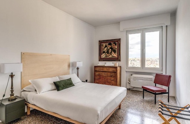 Amazing Piramide Metro Station