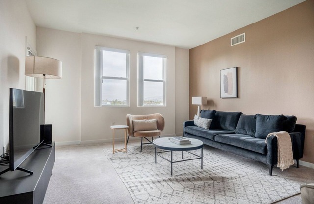 Amazing Union City 2BR w/Pool & Spa, nr BART, by Blueground