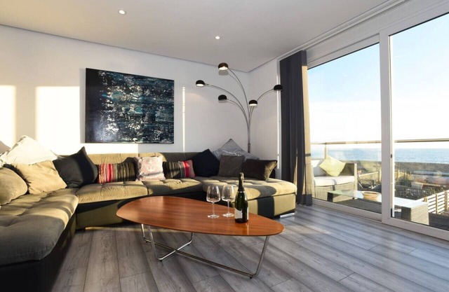 Amazing View | Beachfront 3BR | 5Beds | 7 Guest