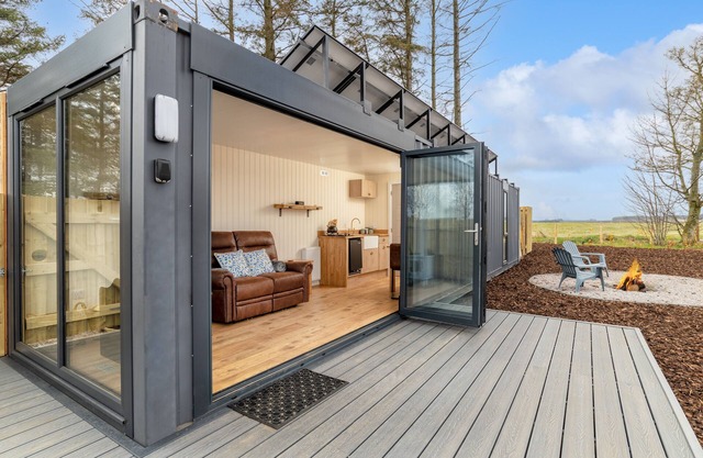 ★ Amazing Views ★ Off Grid Container ★