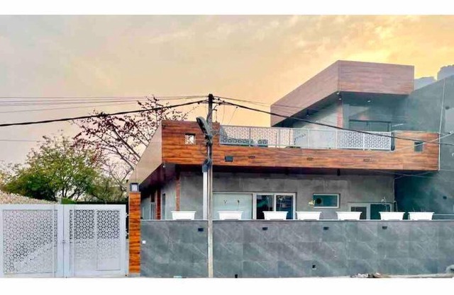 Amber - 5 Bedroom Villa, Garden in Rohini, Delhi