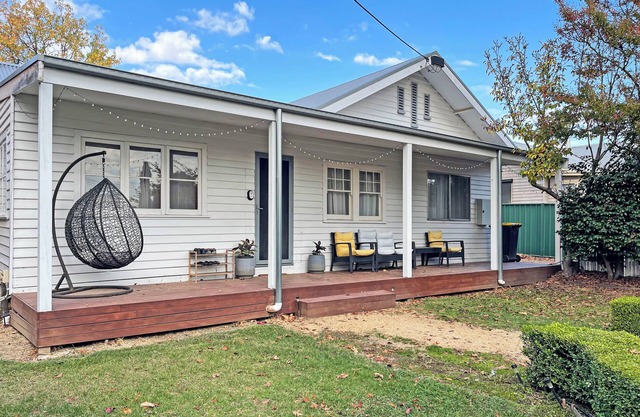 Amber House: 4 BR, 2 BA in Mansfield, Sleeps 7