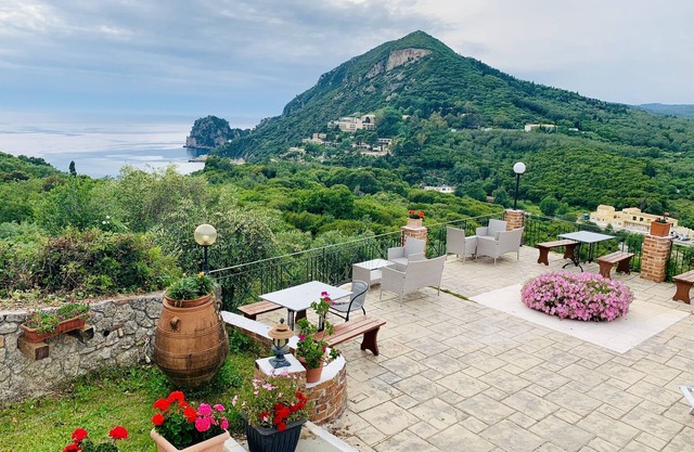 Amber Villa is 15 from the Corfu Golf Club/incredible panoramic view