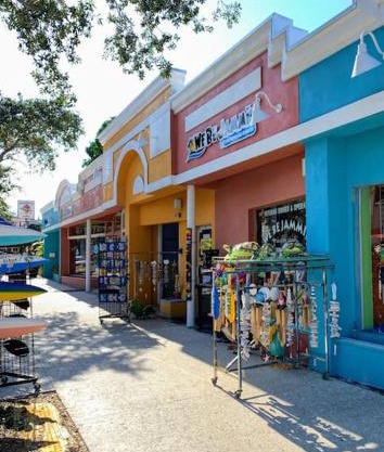 Ambers Jensen Beachhouse with Hot Tub