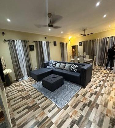 Amc Luxe Retreat