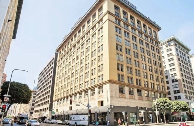 Amenity Galore Trendy Loft In the Center of DTLA