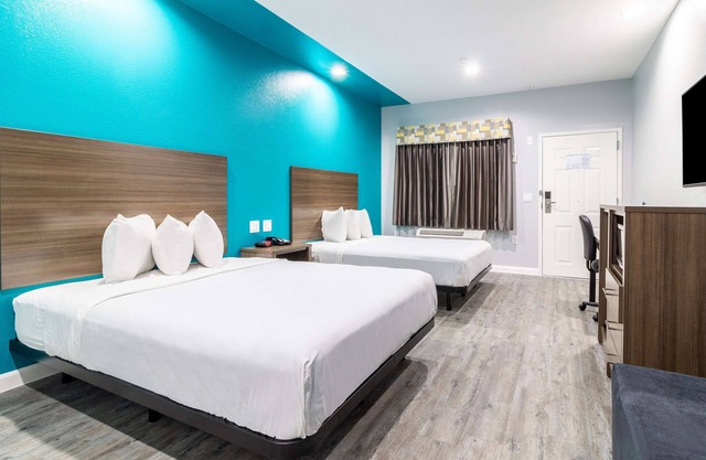 Americas Best Value Inn & Suites Kingwood IAH Airport