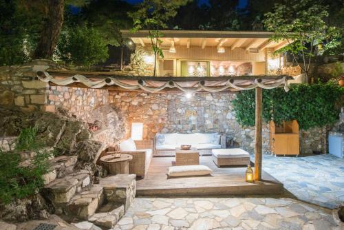 Amicasa Private Seaside Suite