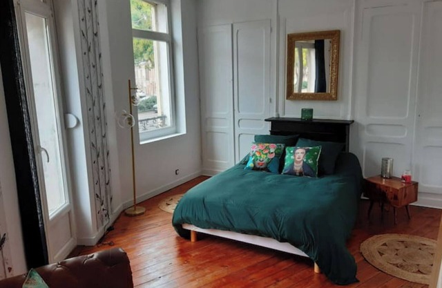 Amiens magnificent Frida apartment