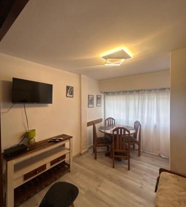 Amplio monoambiente subdividido zona centro