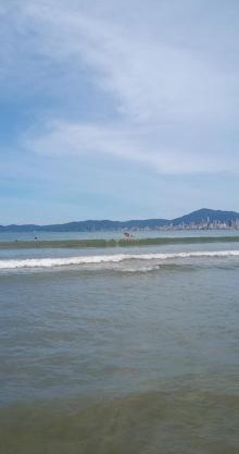 Amplo apartamento para aluguel diário numa das melhores praias de SC.