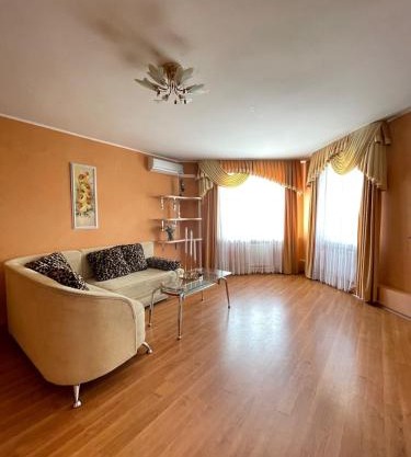 An apartment in the very center of the city