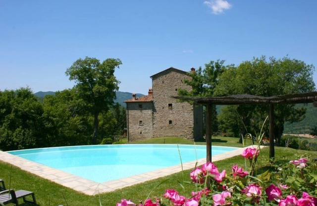 Ancient and majestic medieval tower with private pool and garden. Panoramic position about 3 km from