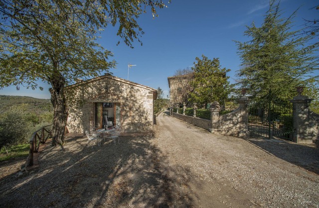 Ancient Cottage in Chianti