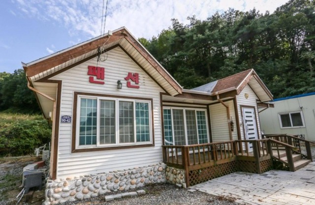 Andong Horse Park Pension