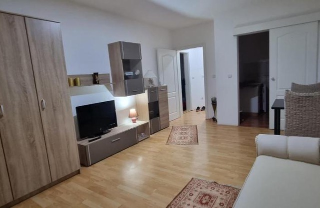 Andra Apartman