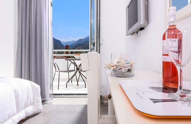 Angela Studios & Apartments