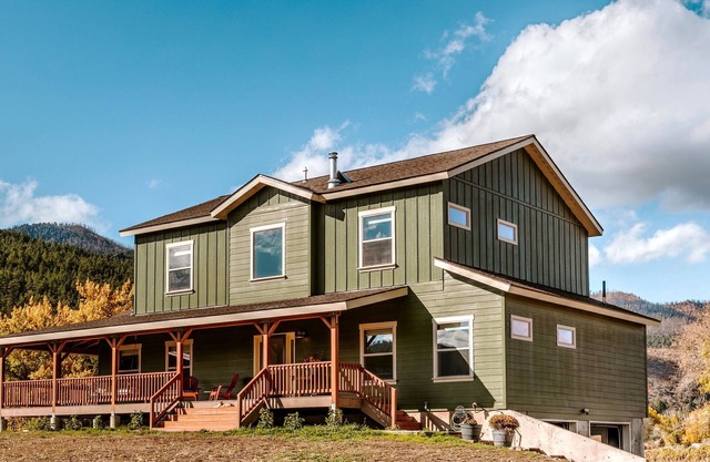 Animas River House - 22 acres of Riverfront with Amazing Views-20 mins to skiing