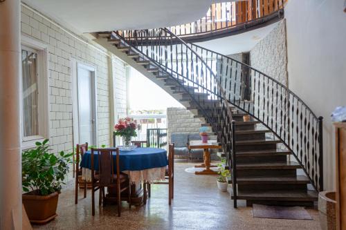 Anna's Guest House