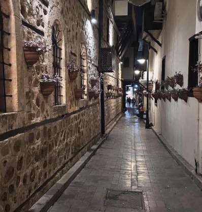 Antalya merkez deniz yakını muhteşem mutfaklı studio daire