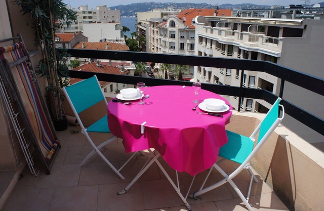 Antibes Juan Les Pins: Beautiful Studio heart of Juan Gde Terrace