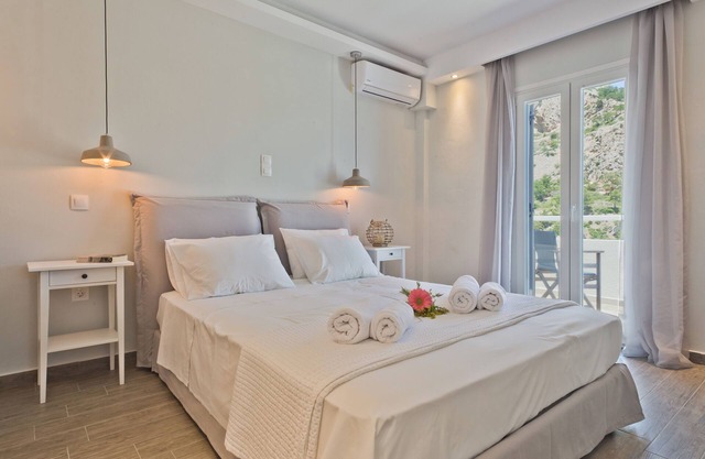 Antikri Villas & studios