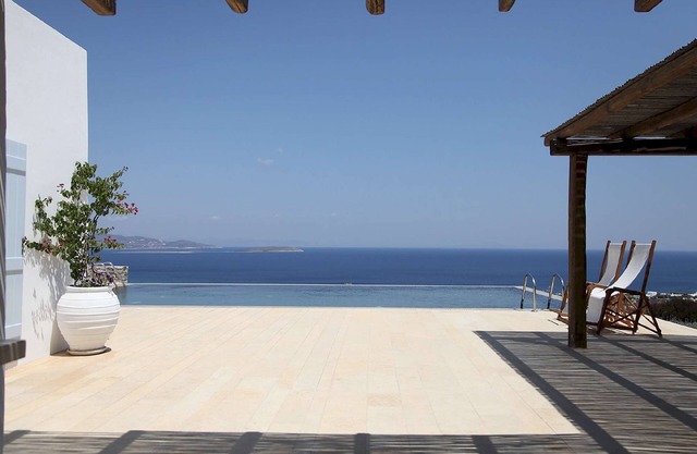 Antiparos villa with pool and breathtaking views