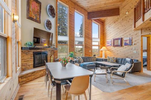 Aoki Michi Retreat Cabin in Brian Head