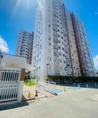 Apê a 300 metros da praia, 2dorm, garagem, elevador